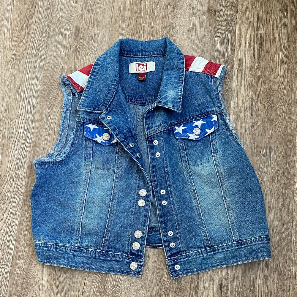Patriot denim vest size xl junior ( good for S adult )